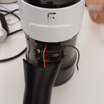 Fakir Dikey Şarjlı Süpürge