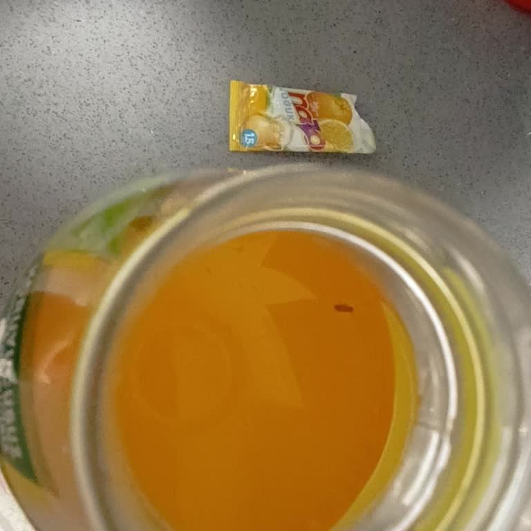 Nazo Çıkan Hamam Böceği Şoku