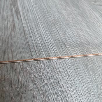 Bellona Kabaran Ve Soyulan Yemek Masası