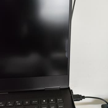 HP Omen Laptop Ekranda Leke
