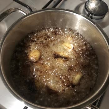 Porsi10 Kızgın Yağa Atınca Çorba Olan Tatlı Yapmışlar.