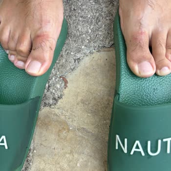 Nautica Terlik Ayak Parmak Üstü Kesilmesi!