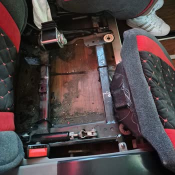Uludağ Turizm İzmir-İstanbul Seferi Kırık Koltuk