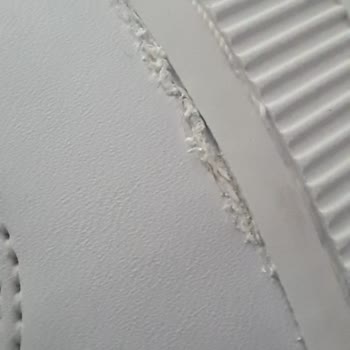 Lacoste Hatalı Ayakkabı Ürünü