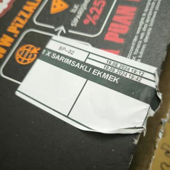 PizzaLazza'nın Dalga Geçer Gibi Getirdiği Siparişler