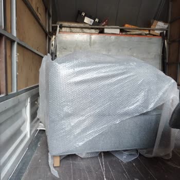 Kelebek Mobilya'dan Yanlış Ve Hasarlı Ürün Teslimatı