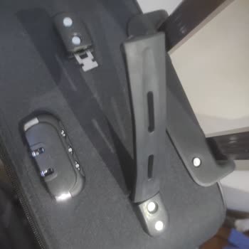 ÇÇS Çanta Garantili Satın Alınan Valizin Kısa Sürede Arızalanması