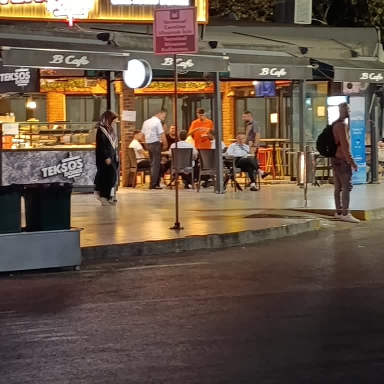 Hazine ve Maliye Bakanlığı B-Cafe'de Kartla Ödeme Sorunu Ve İlgisiz Hizmet
