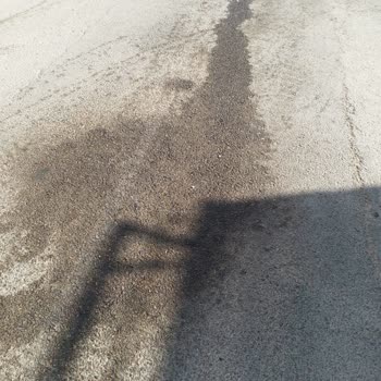 İnegöl Belediyesi Çöp Sularını Çöp Arabalarının Sokağa Suyunu Sıkmasını İstemiyoruz.