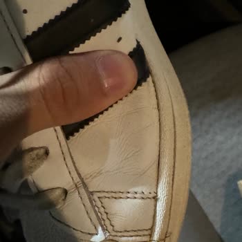 Adidas Superstar Ayakkabı Sökülüp Açılmaya Başladı