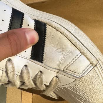 Adidas Superstar Ayakkabı Sökülüp Açılmaya Başladı
