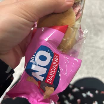 Marmaray Marmara Otomatlarında Küflenmiş Sandviç Satılıyorlar, Yemeyin.