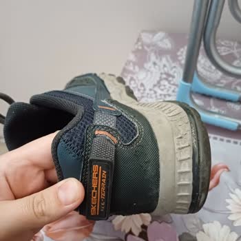 Skechers Ayakkabı Yanlardan Açılma
