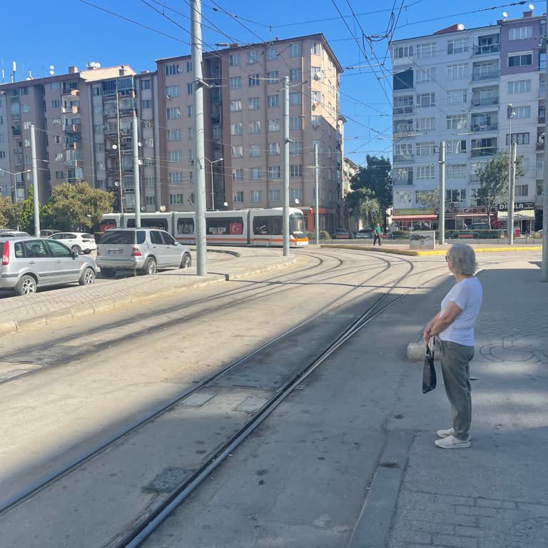 Estram Tramvay Kullanan Kişiler