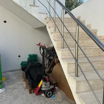 Şok Marketler Market Önündeki Engeller Ve Temizlik Sorunu