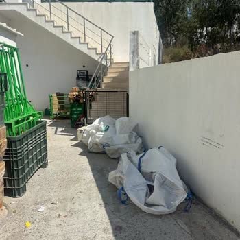 Şok Marketler Market Önündeki Engeller Ve Temizlik Sorunu