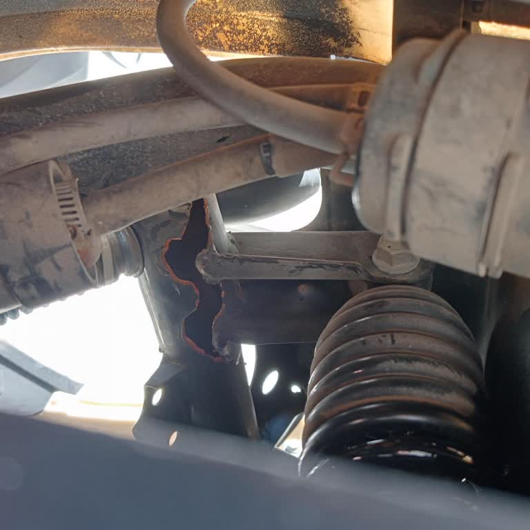 Kanuni Motosiklet Kanuni Mati Motorun Yere Yakınlığı Ve Şasi Problemi