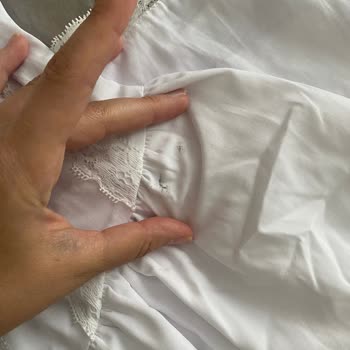 Mutty Butik Görseldekini Satışa Sunup Farklı Defolu Bir Ürün Gönderdi.