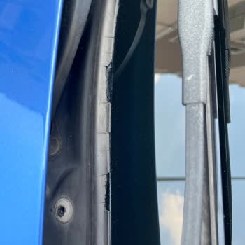 BMW F30 Kronik Ön Cam Fitili Çatlama Sorunu