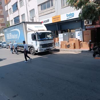 Arçelik-Beko Yetkili Servisi Kaldırımı İşgali Ve Millete Saygısızlığı