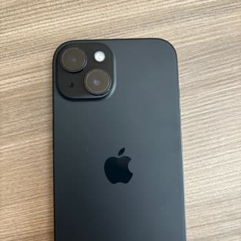 İPhone 15 Kamera Çevresi Boya Atması