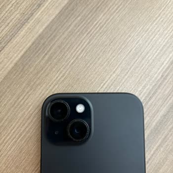 İPhone 15 Kamera Çevresi Boya Atması