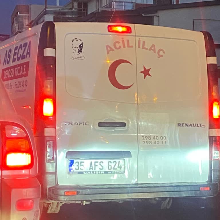 As Ecza Deposu Kuryesi Trafiği Tehlikeye Atması.