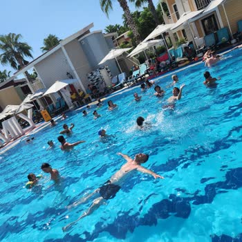 Crystal Club World Of Colours Havuz Problemi