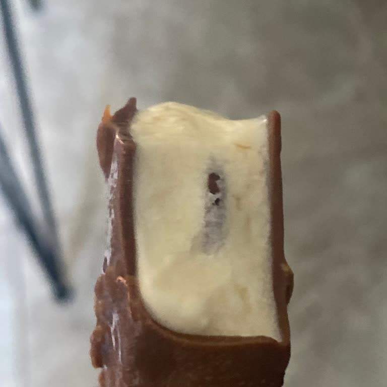 Magnum Mini Bademliden Çıkan Cisim