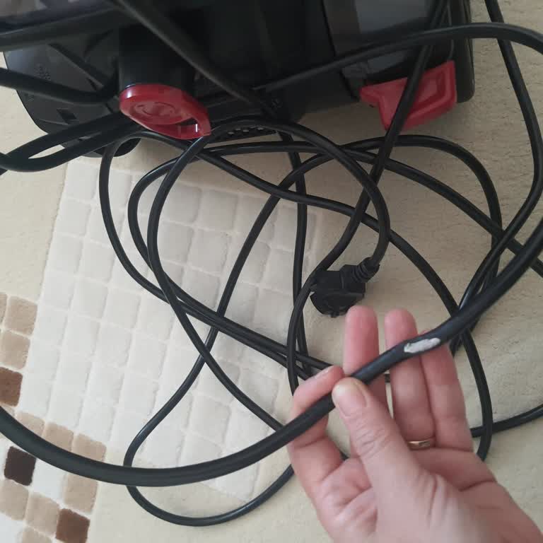 Bissell Türkiye Yeni Alınan Halı Yıkama Makinesinin Kablo Sorunu