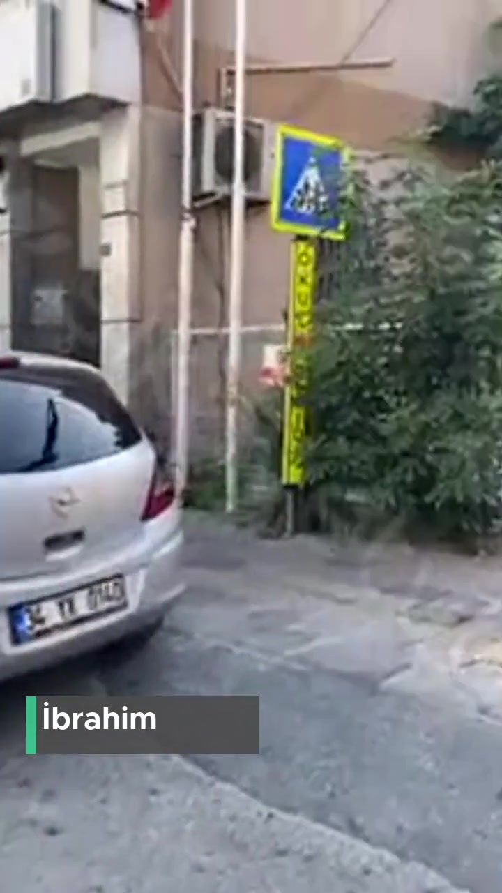 Emniyet Genel Müdürlüğü Özel Çocukların Okulun Önüne Hatalı Park videonun kapak resmi