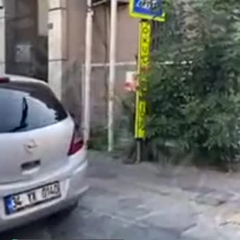 Emniyet Genel Müdürlüğü Özel Çocukların Okulun Önüne Hatalı Park