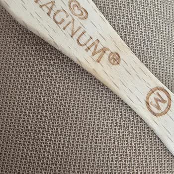 Magnum’un Dondurma Kısmında Olan Kristal Diken Gibi Batan Bir Şey Var