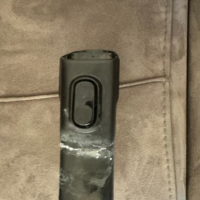 PHILIPS Ev Aletleri Philips Dikey Süpürgenin 1 Sene Olmadan Sapı Kırıldı