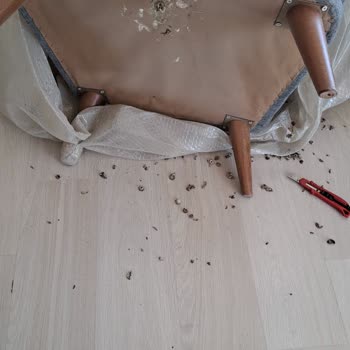 Taşpınar Alışveriş Merkezleri Koltuk Takımları Kirli Teslim Edildi!