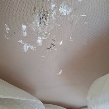 Taşpınar Alışveriş Merkezleri Koltuk Takımları Kirli Teslim Edildi!