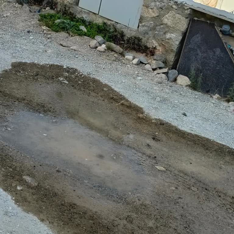 Datça İskele Mahallesi'nde Su Sızıntısı Ve Güvenlik Tehlikesi
