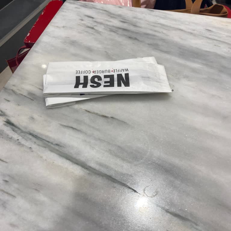 NESH Cafe & Bistro Lütfen Bu Durumla İlgilenin