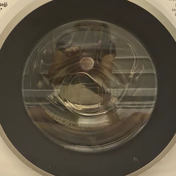 Bosch Sıfır Aldığım Çamaşır Makinemin Kapağı 5 Yerinden Çizik Teslim Edildi.