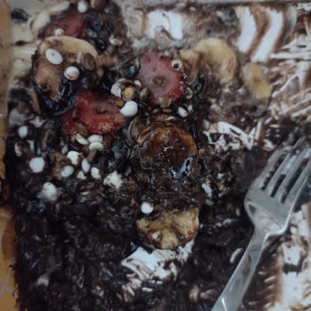 Şar Pastanesi Waffle Yapamayan Pastane Ve Çalışanları