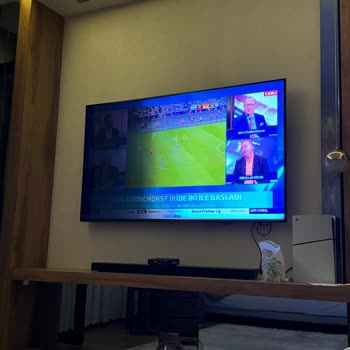 Samsung 65'' Q LED TV Ekranının Yarısının 3. Senesinde Kararması