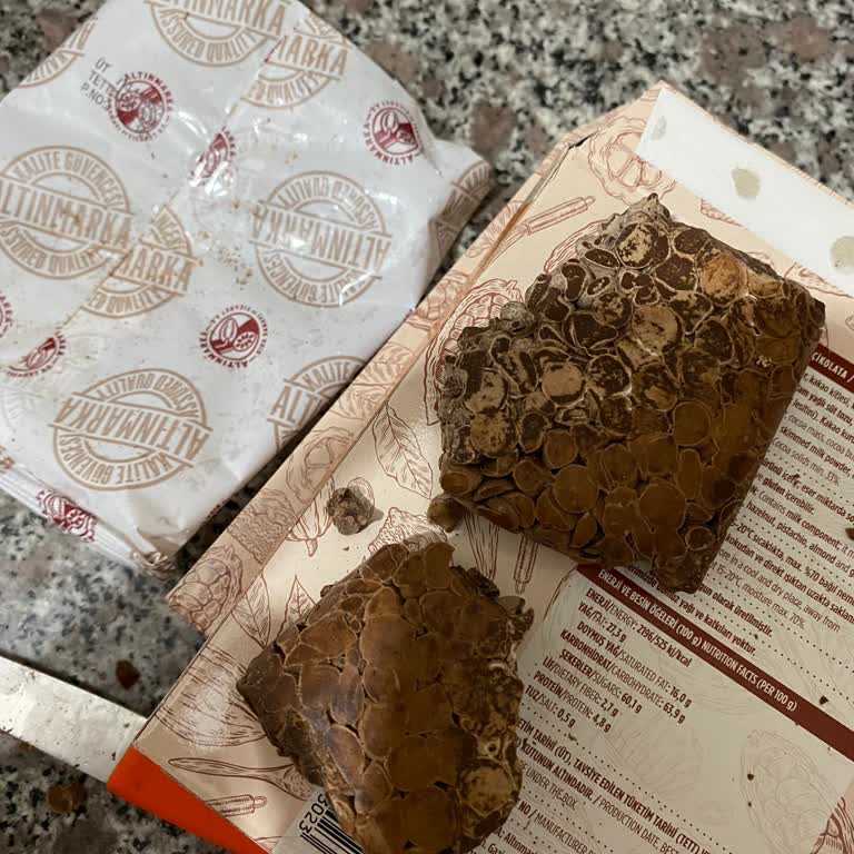 Altınmarka Çikolata Taşlaşmış Bir Şekilde Geldi!