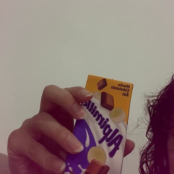 iPhone 14 Plus Ön Kamera Mor Çekim