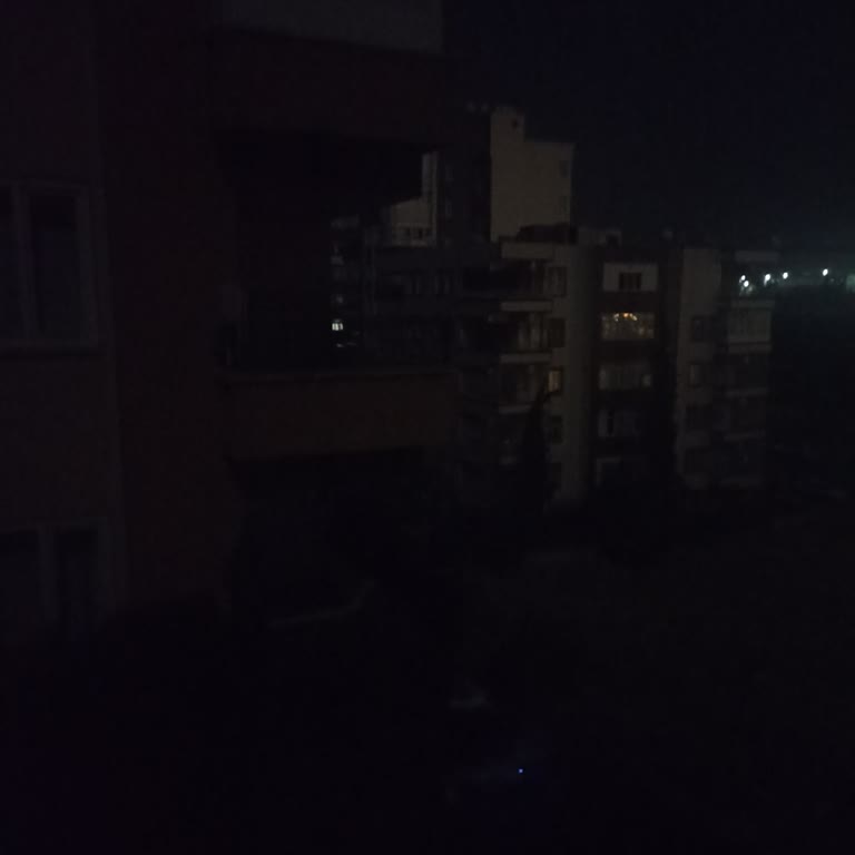 Dicle Elektrik Dağıtım Gece Elektrik Kesintisi Ve Çocukların Mağduriyeti