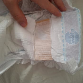 Molfix Bebek Bezi İçinde Çıkan Karton Parçası