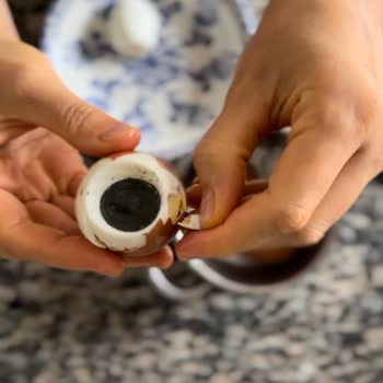 Mopaş Hipermarket Yummy Marka Gezen Tavuk Yumurtasındaki İç Küflenmesi