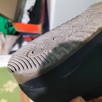 FLO Ayakkabı FLO Sorunlu Ayakkabı Sorunu