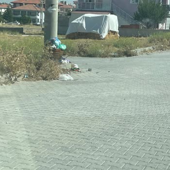 Emirdağ Belediyesi Çöpler Alınmıyor Mahallemizden!