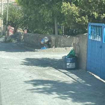 Emirdağ Belediyesi Çöpler Alınmıyor Mahallemizden!