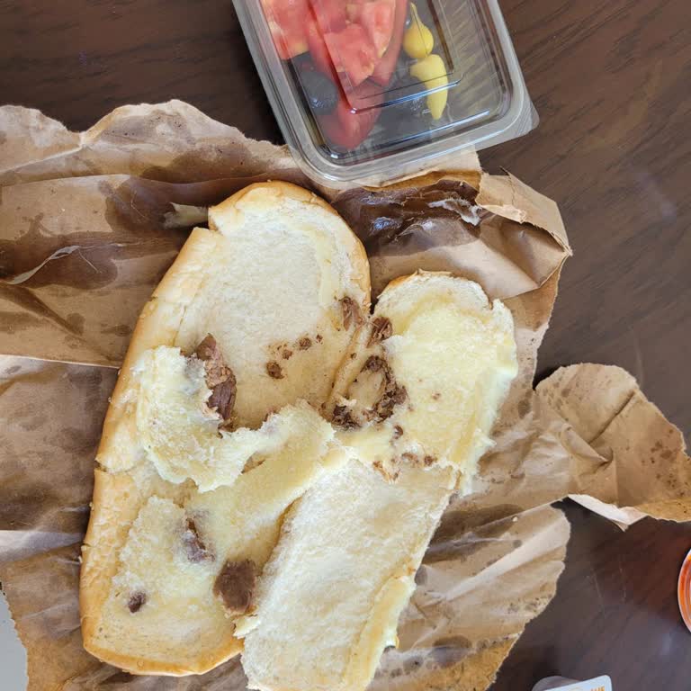 Köfteci Yusuf İçi Boş Tost Gönderdi